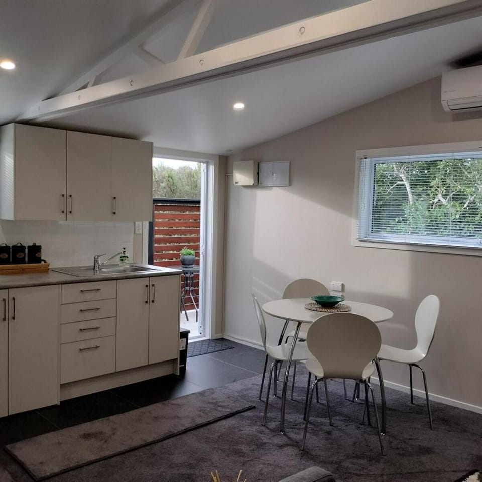 Sundown Palms Apartment in Auckland Region