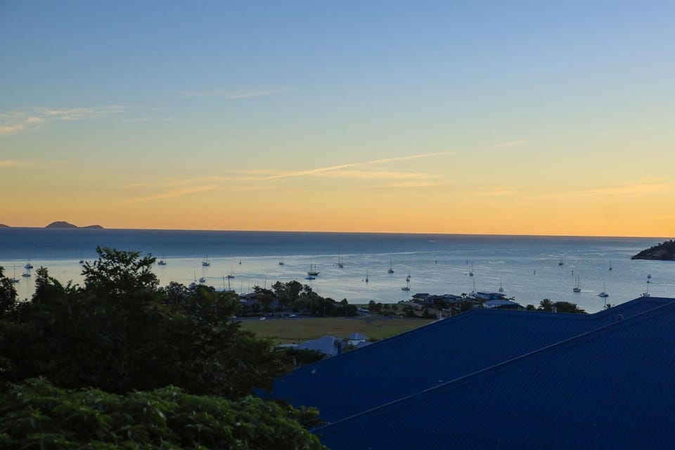 Affordable Seaview Getaway Apartment in Airlie Beach