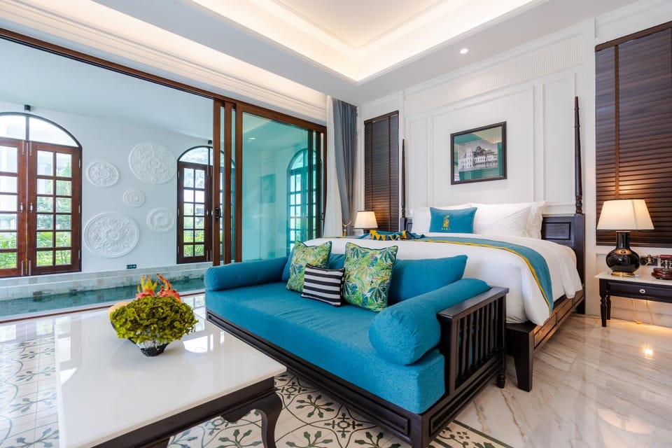 Living room, Photo of the whole room, Seating area, Pool view, Swimming pool