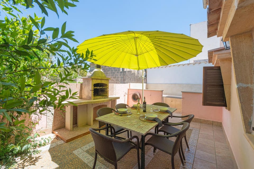 BBQ facilities, Dining area