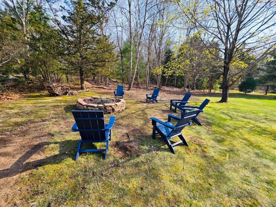 Stay a While in Niantic, Comfort by the Coast Villa in Niantic