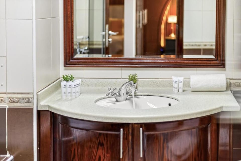 Lux 3BHK in Marina with Pool Table Opal 305 Apartment in Dubai