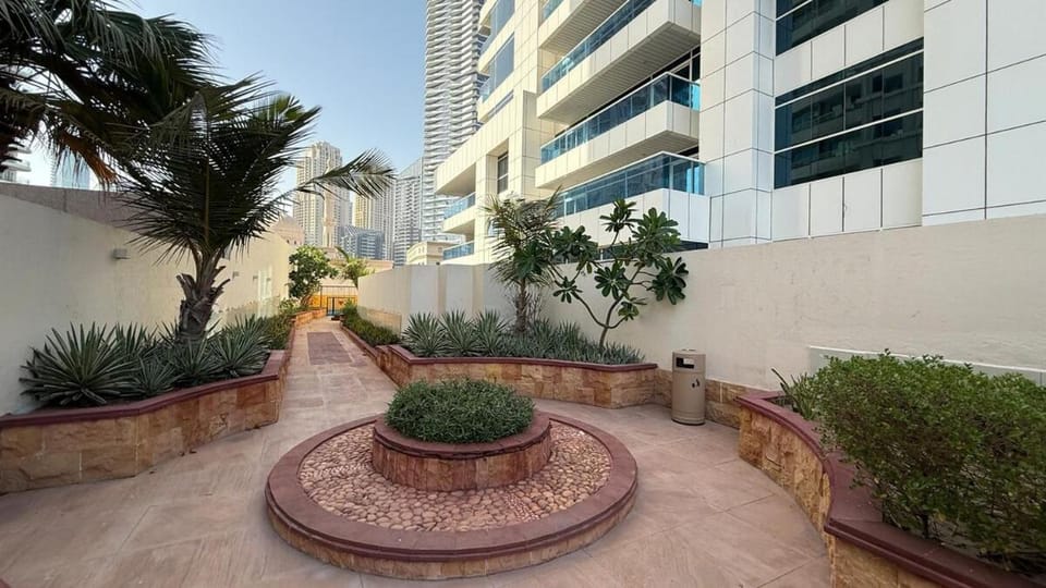 Lux 3BHK in Marina with Pool Table Opal 305 Apartment in Dubai