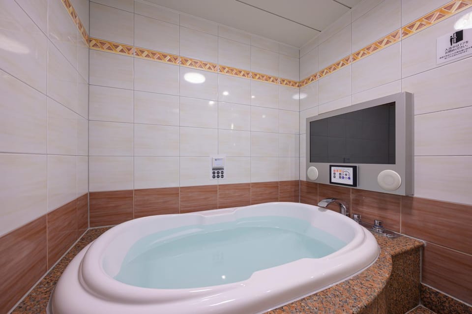 BE FREE HOTELS甲府は2025年8月にカップル専用のホテルをフルリノベーションした まったく新しいスタイルのホテルです様々なご利用者様の自由な過ごし方を提供するホテルとしてBE FREE HOTELsと名付けました Hotel in Shizuoka Prefecture