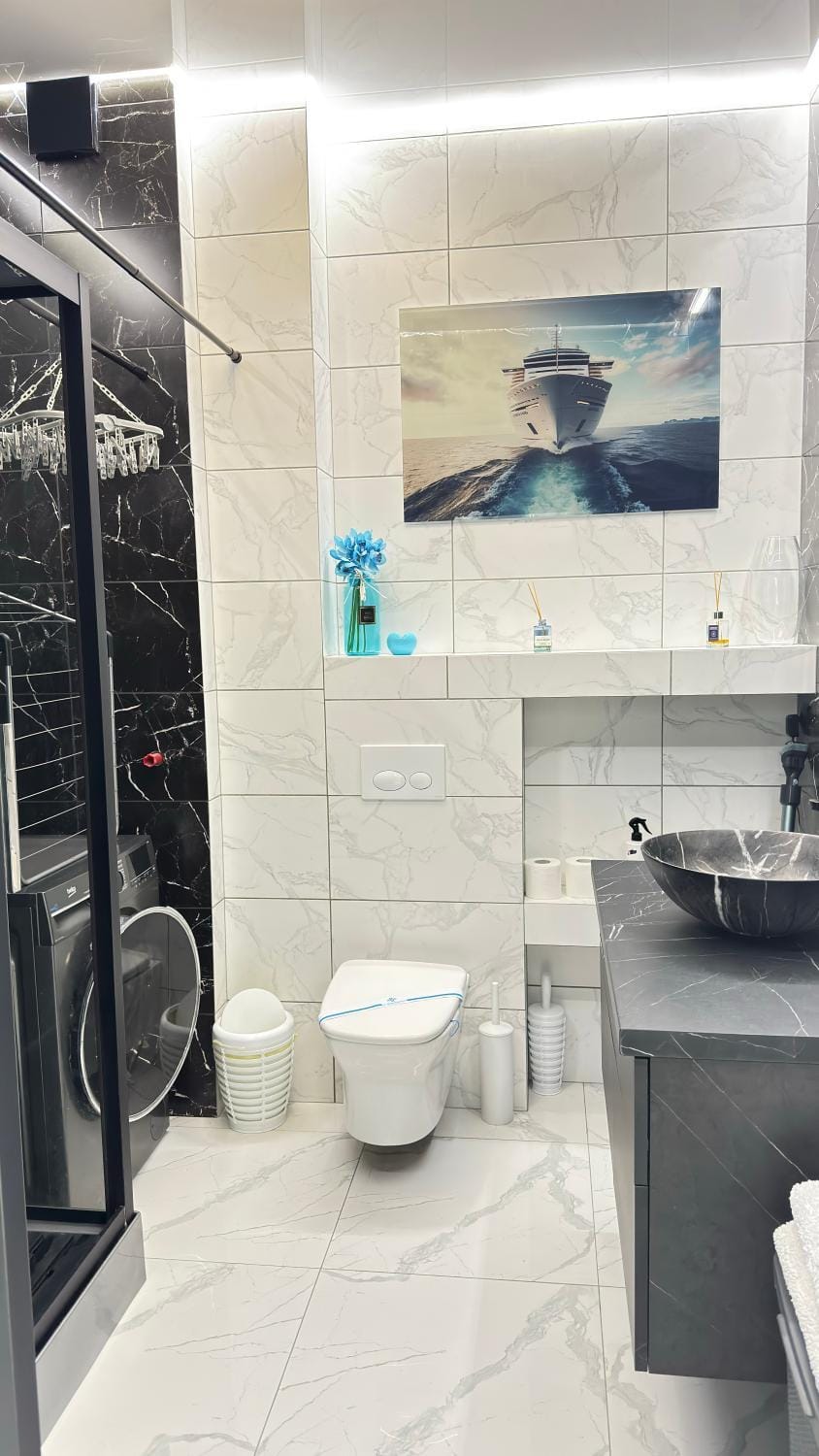 Shower, Toilet, Bathroom