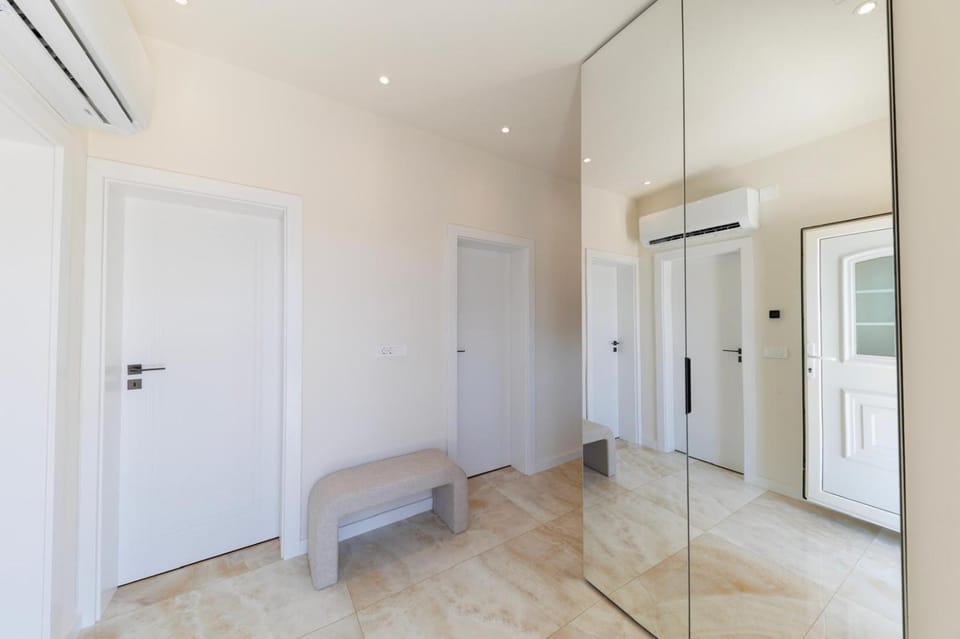 wardrobe, air conditioner