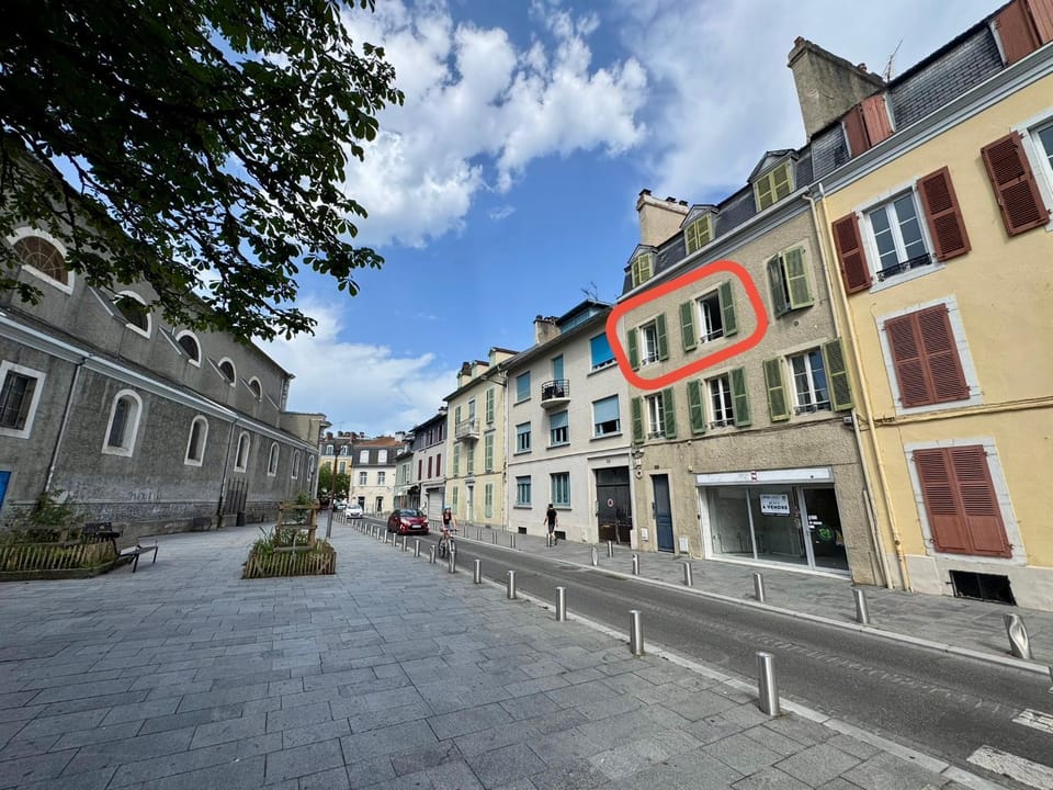 Property building, Neighbourhood, Street view