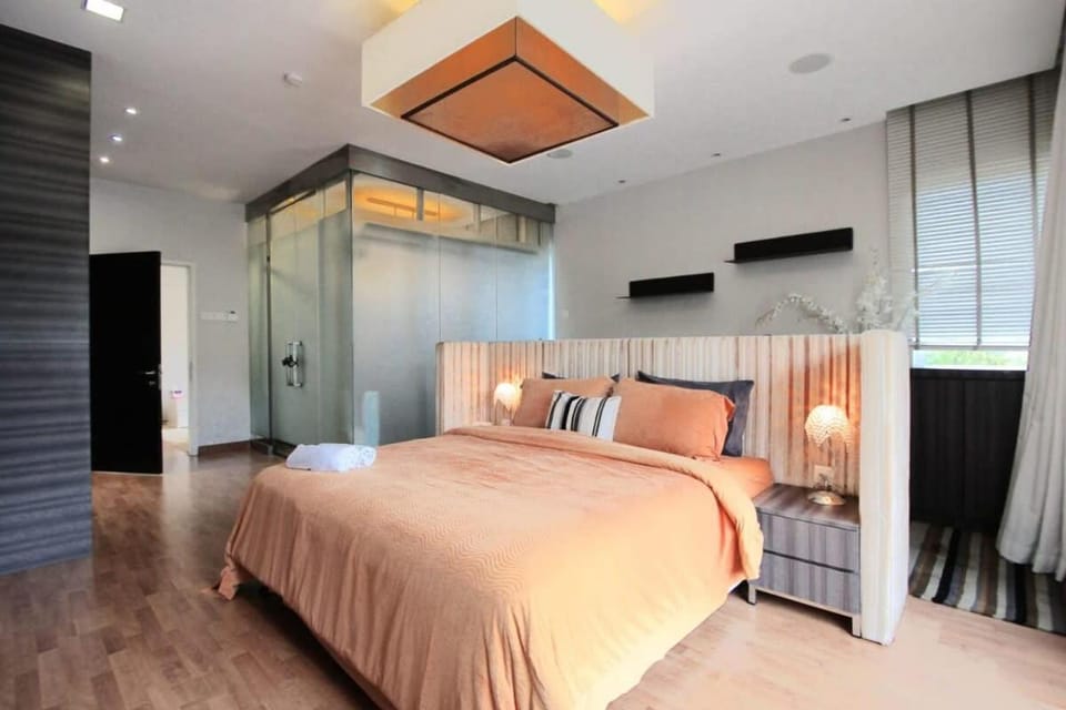 A Chic 4BR Oasis with Gazebo Your Dream Getaway House in Hulu Langat