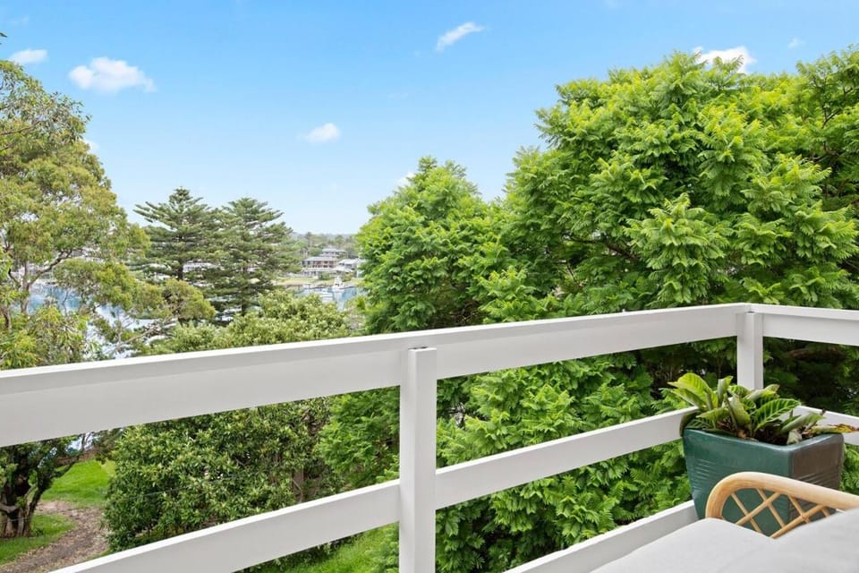 Newport Apartment with Water Views Apartment in Pittwater Council