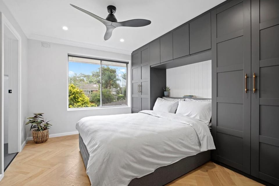Newport Apartment with Water Views Apartment in Pittwater Council