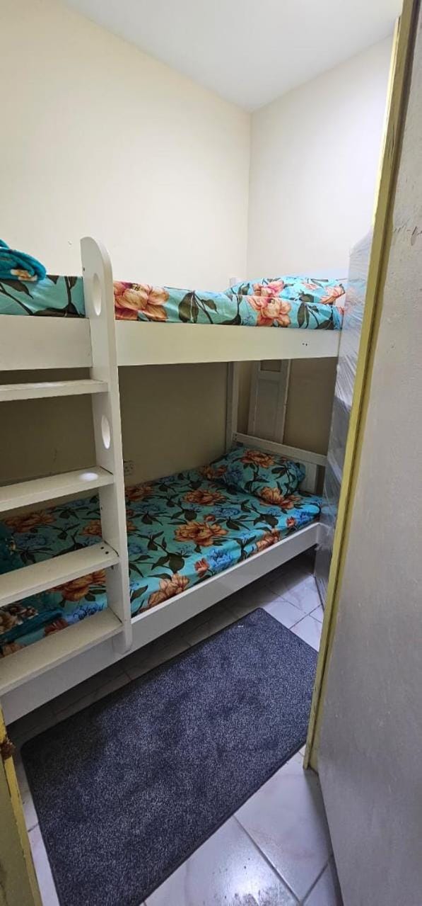 Bedroom, bunk bed