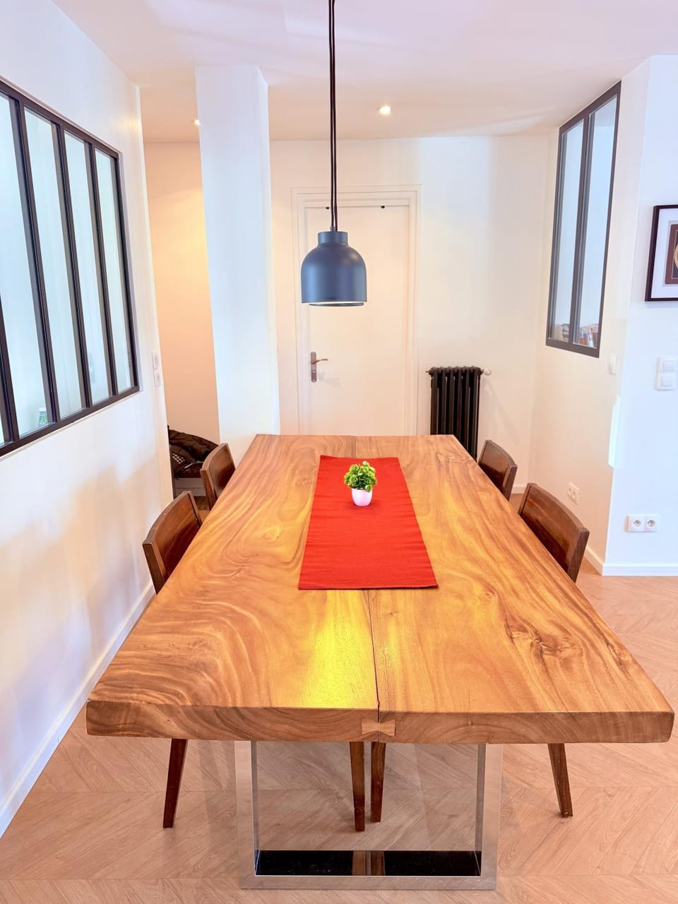 Dining area, flat iron