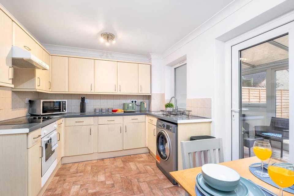 Contractors Welcome to Chantry close stay! House in England