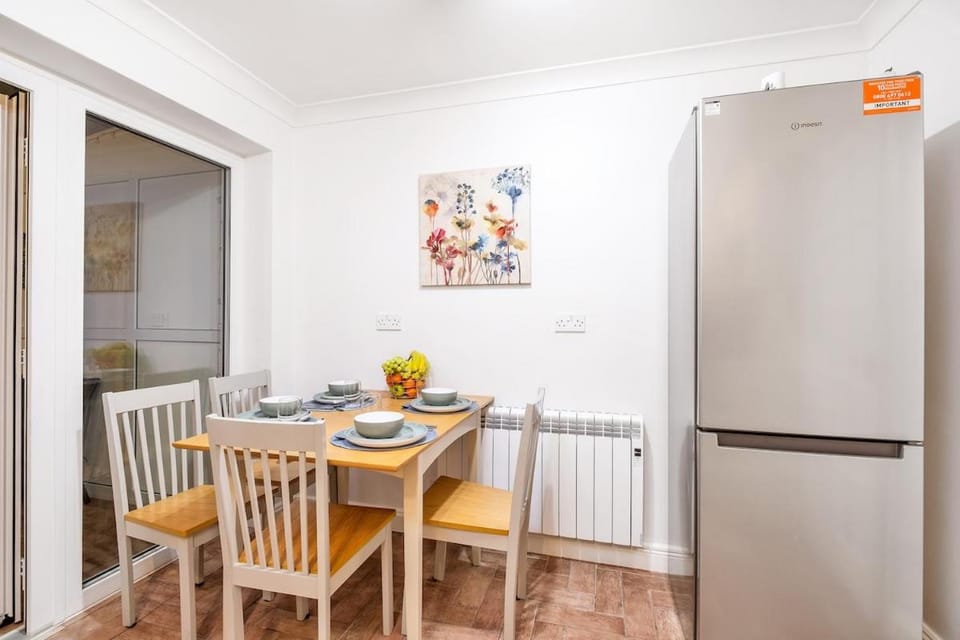Contractors Welcome to Chantry close stay! House in England