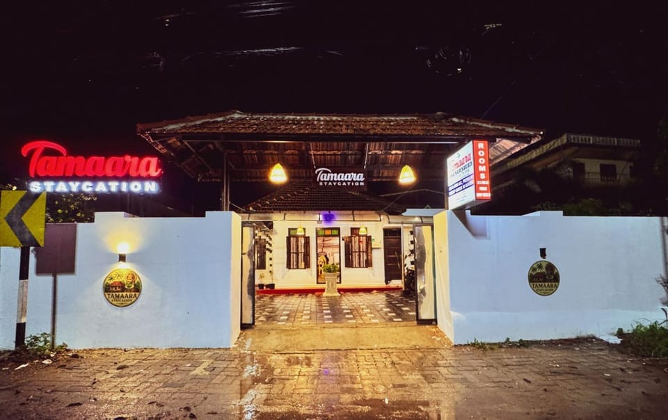 Property building, Night, Logo/Certificate/Sign, Street view