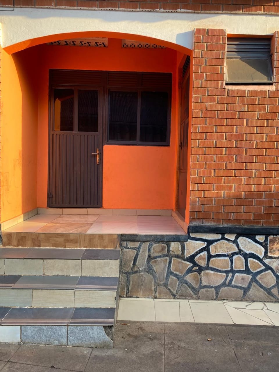 Facade/entrance