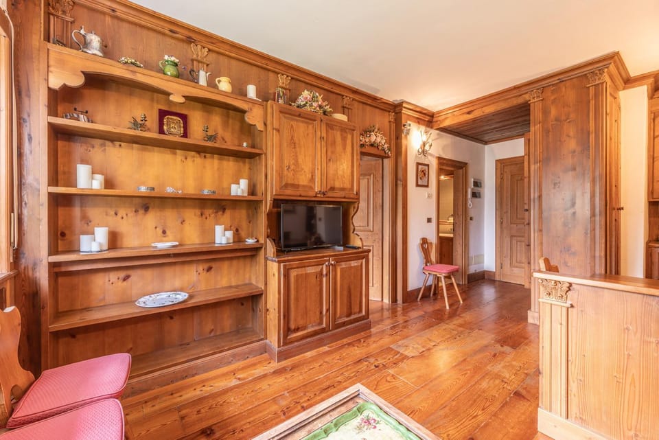 Communal lounge/ TV room, Living room