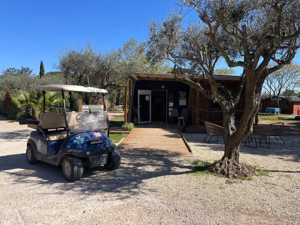 Camping Le Mas de Mourgues Campground/ 
RV Resort in Provence-Alpes-Côte d'Azur