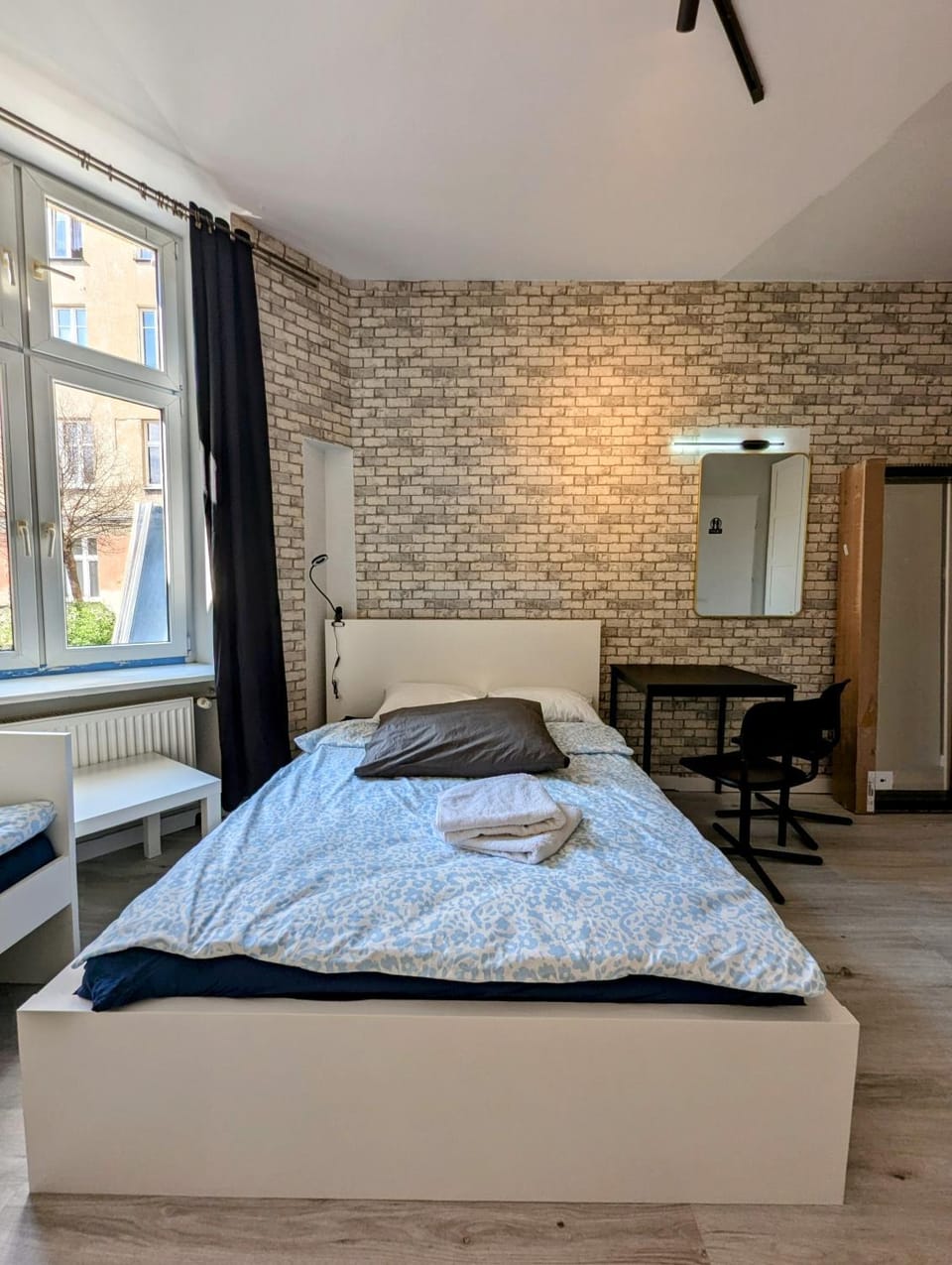 Fabryczna Station Rooms and Apartments Hostel in Masovian Voivodeship