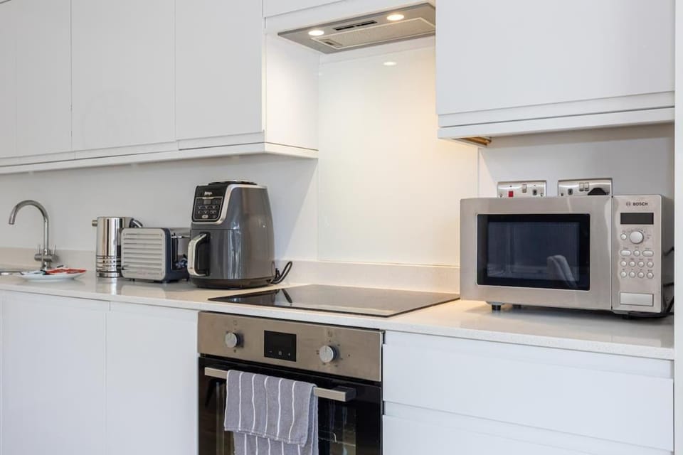 Brooklyn Mews- Airport & City Links Apartment in England