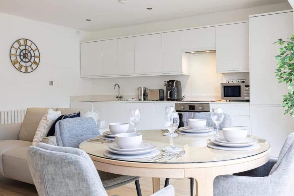 Brooklyn Mews- Airport & City Links Apartment in England