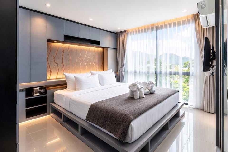 Bed, TV and multimedia, Bedroom, air conditioner