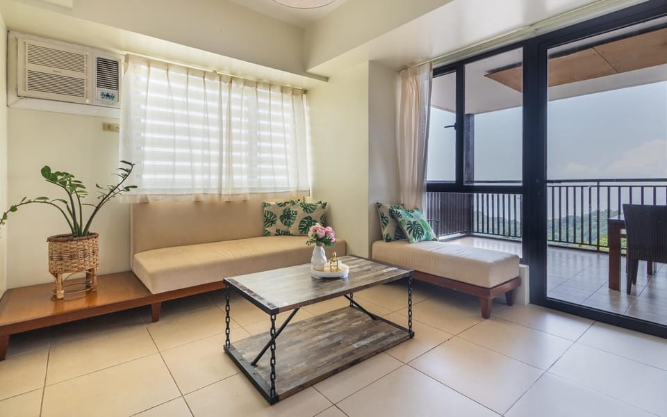 Tagaytay Staycation - Balaico 2 balconies Taal View 2BR Hotel in Tagaytay