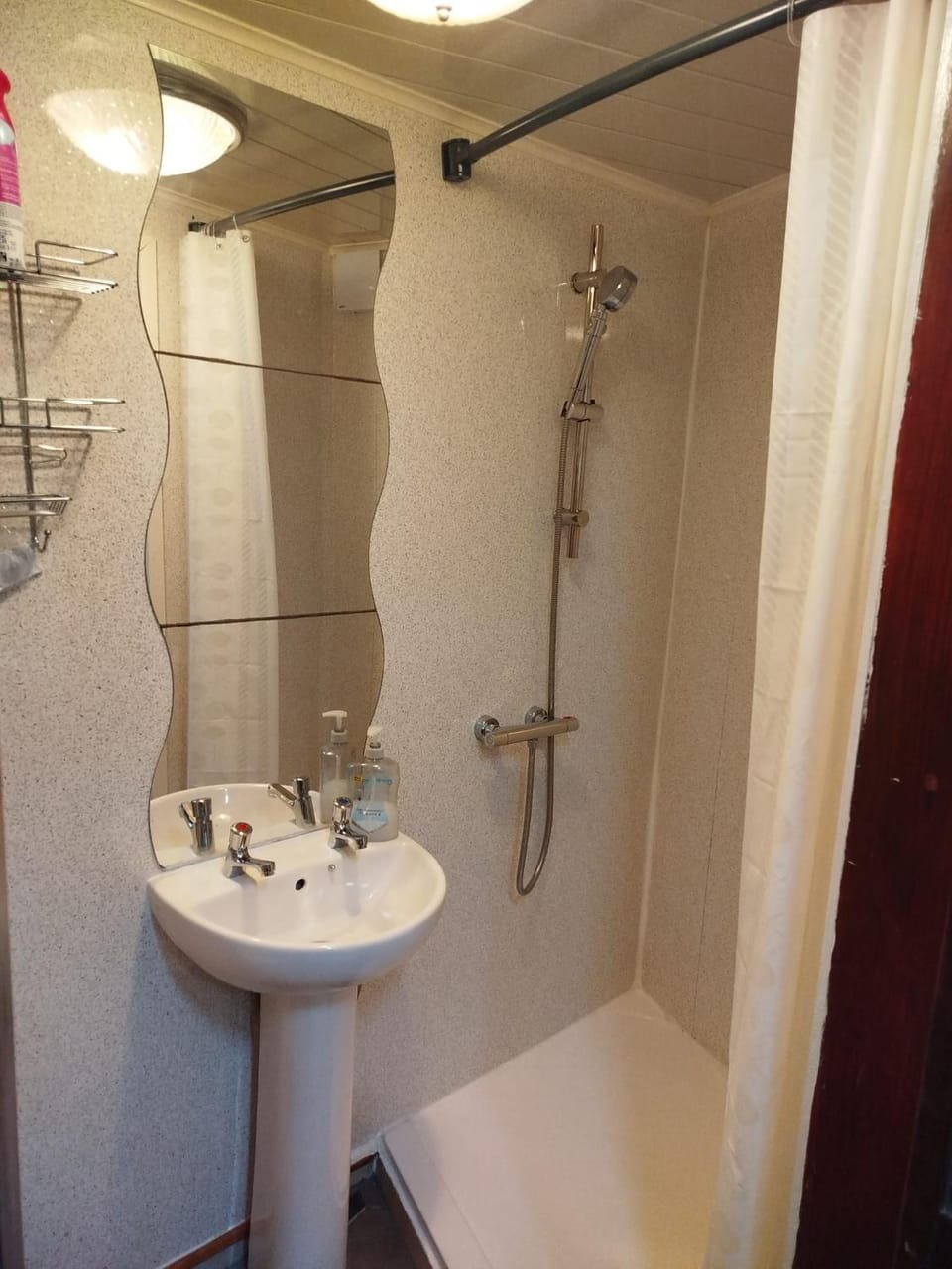 medium birds haven Bed and Breakfast in Walsall