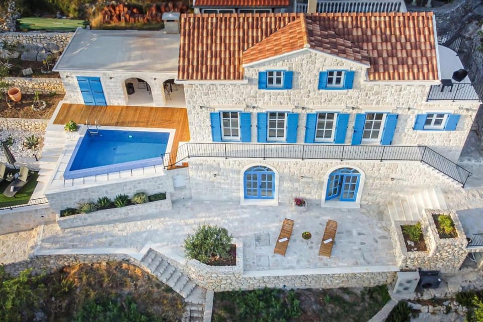 Villa Lota by Makarska Exklusiv Villa in Baška Voda