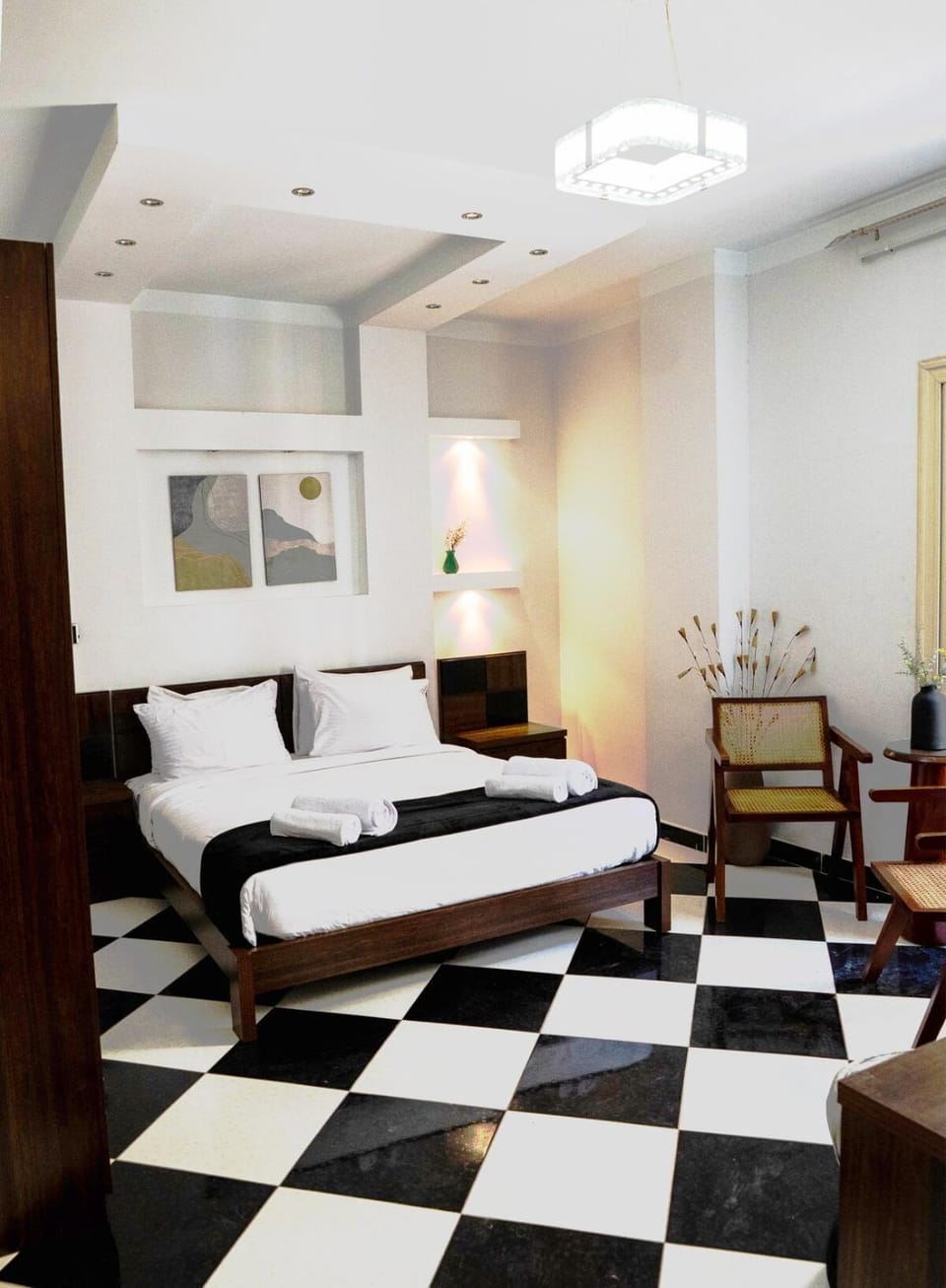 Chic 2BR Apt 8min to Airport Family& work ready Apartment in New Cairo City