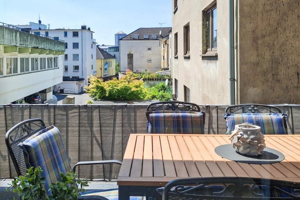 Spacestays Flat for 6 TV WIFI Apartment in Essen