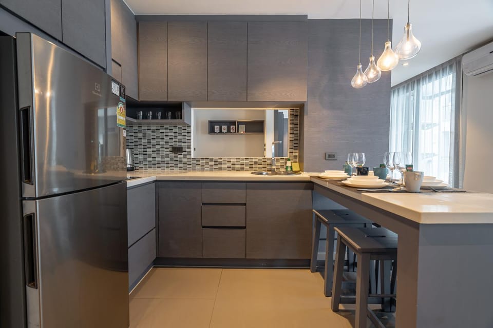 Kitchen or kitchenette, Other, stove