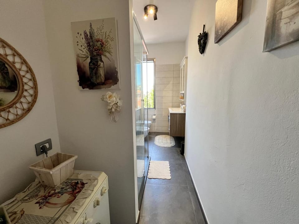 Bathroom, washing machine