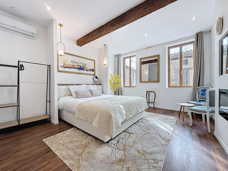 Bedroom, fireplace
