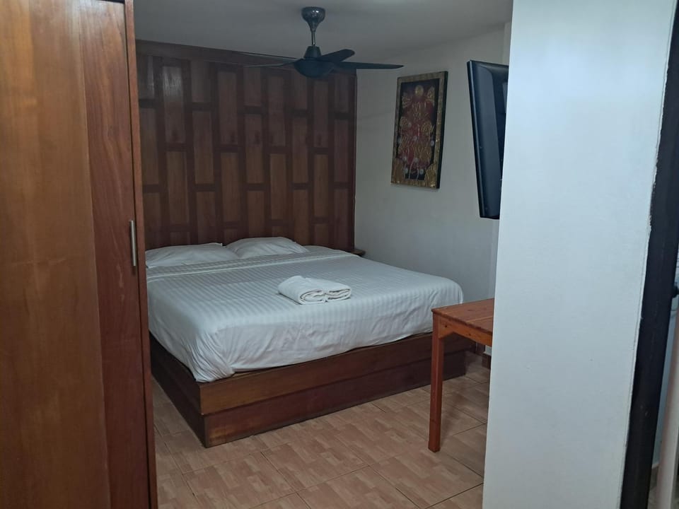 Namtip Bar & Guesthouse Hotel in Pattaya City