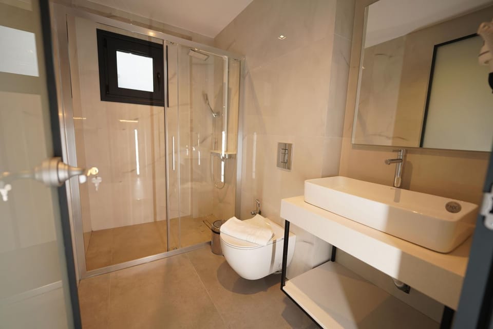 Toilet, Bathroom, towels