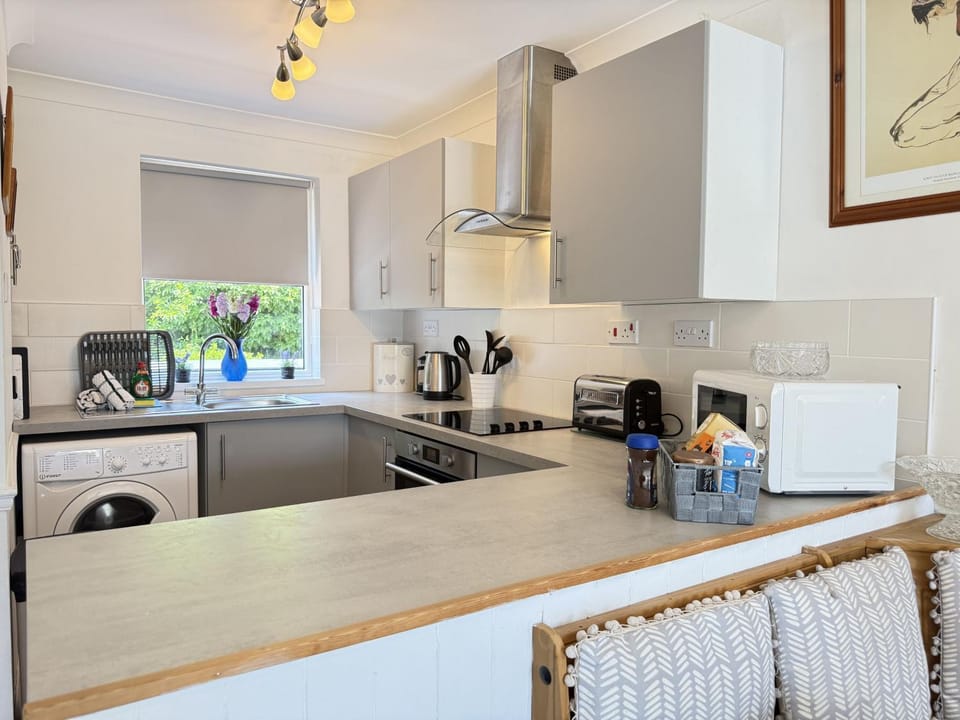 Property building, Kitchen or kitchenette, oven, pet friendly, stove, toaster