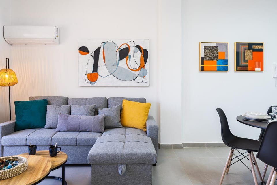Living room, Seating area, air conditioner