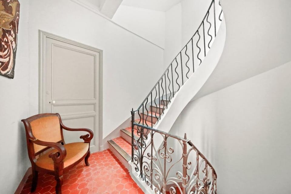 Escapade elegante dans un ecrin d histoire Apartment in Hyères