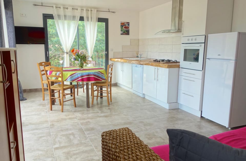 Kitchen or kitchenette, Living room, Dining area