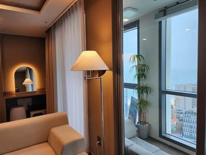 해운대엘본더스테이 Apartment hotel in Busan