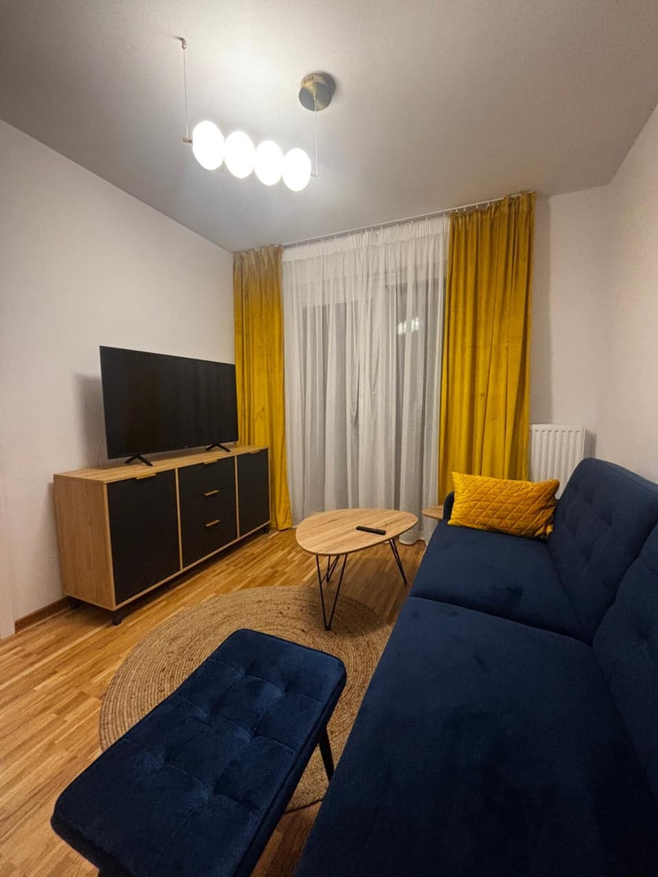 Communal lounge/ TV room, Living room, Seating area
