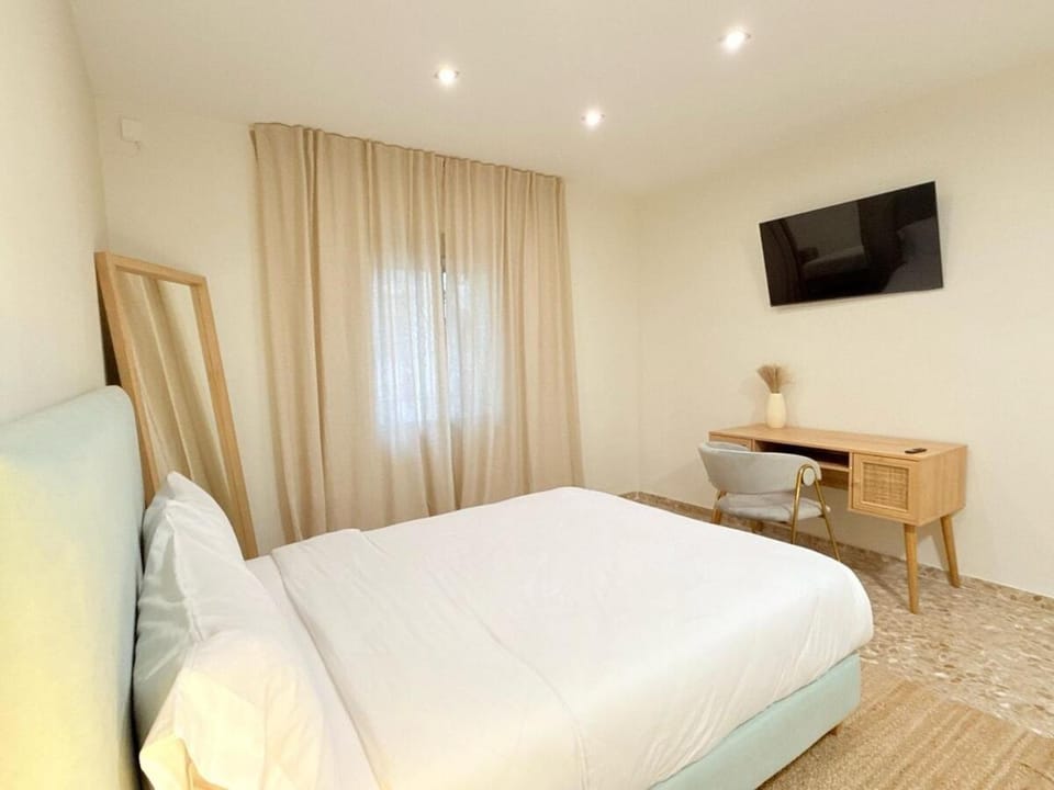 Apartment Valencia Beach,4 mins to beach, Netflix Apartment in Valencia
