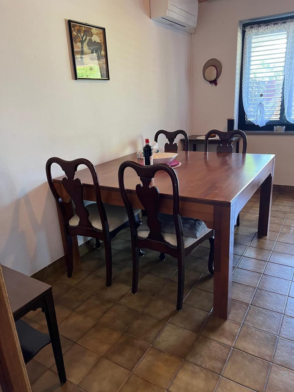 Seating area, Dining area