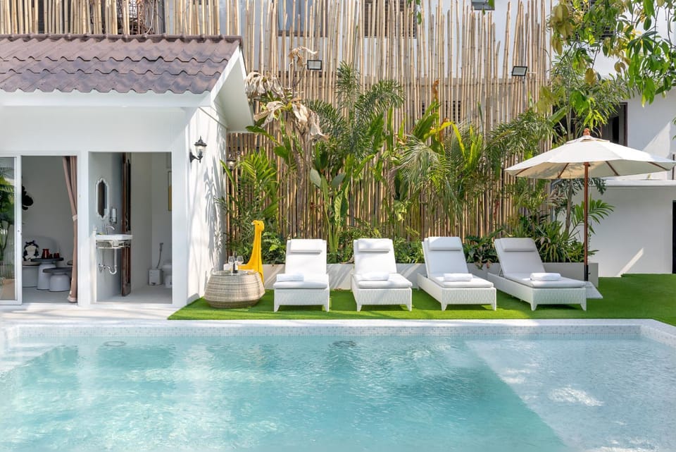 Property building, Swimming pool