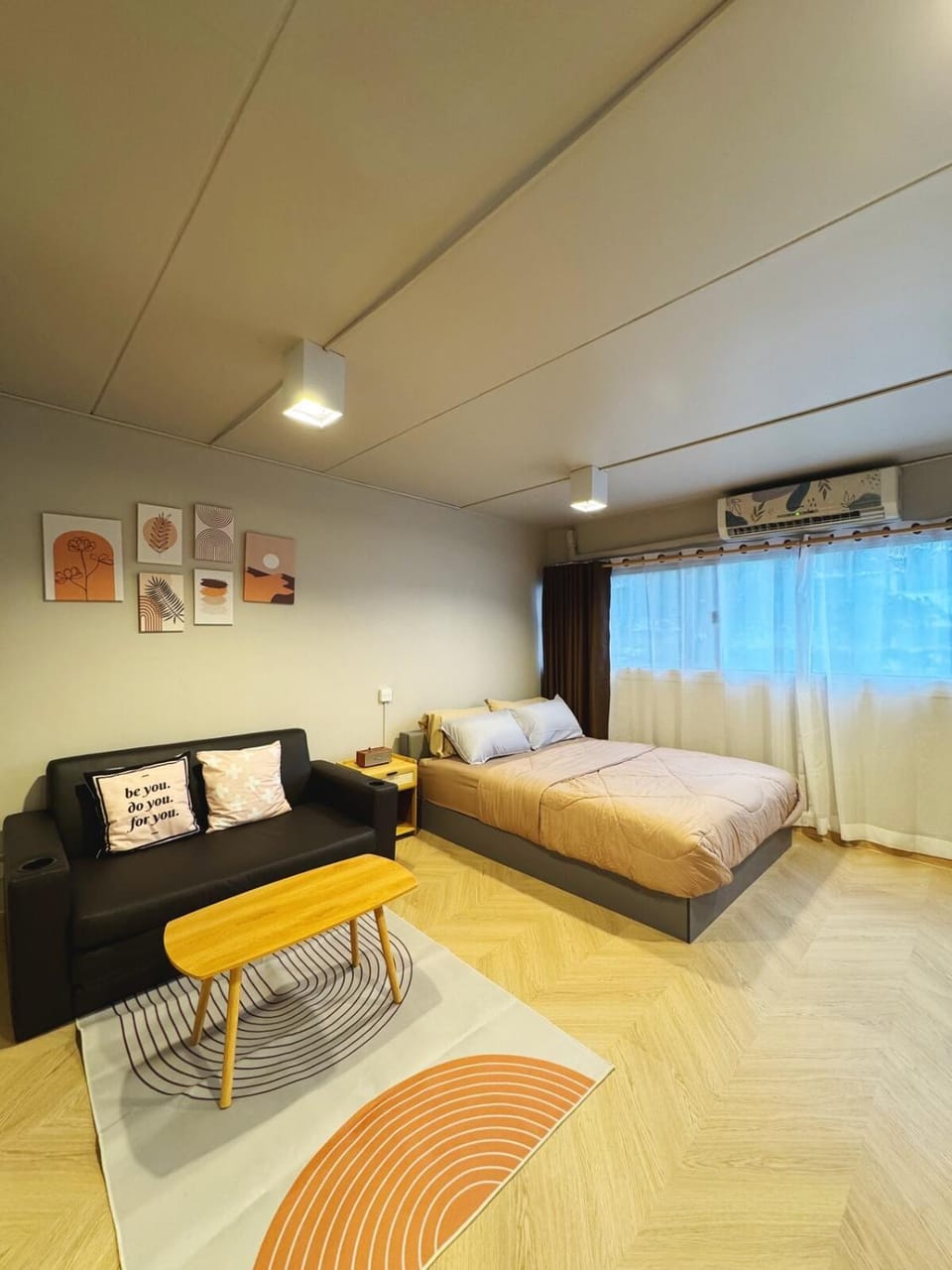 Photo of the whole room