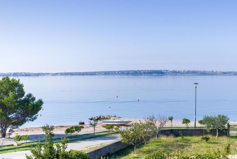 Apartment Vrsi at the Beach Apartment in Zadar County