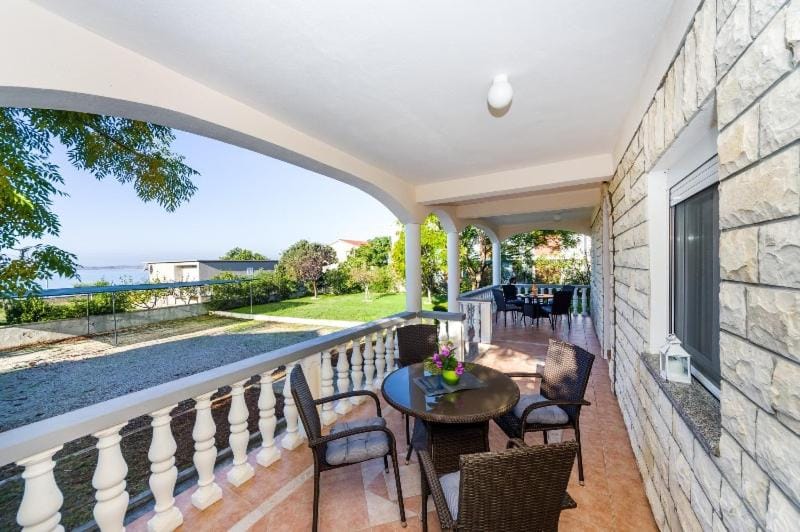 Apartment Vrsi at the Beach Apartment in Zadar County