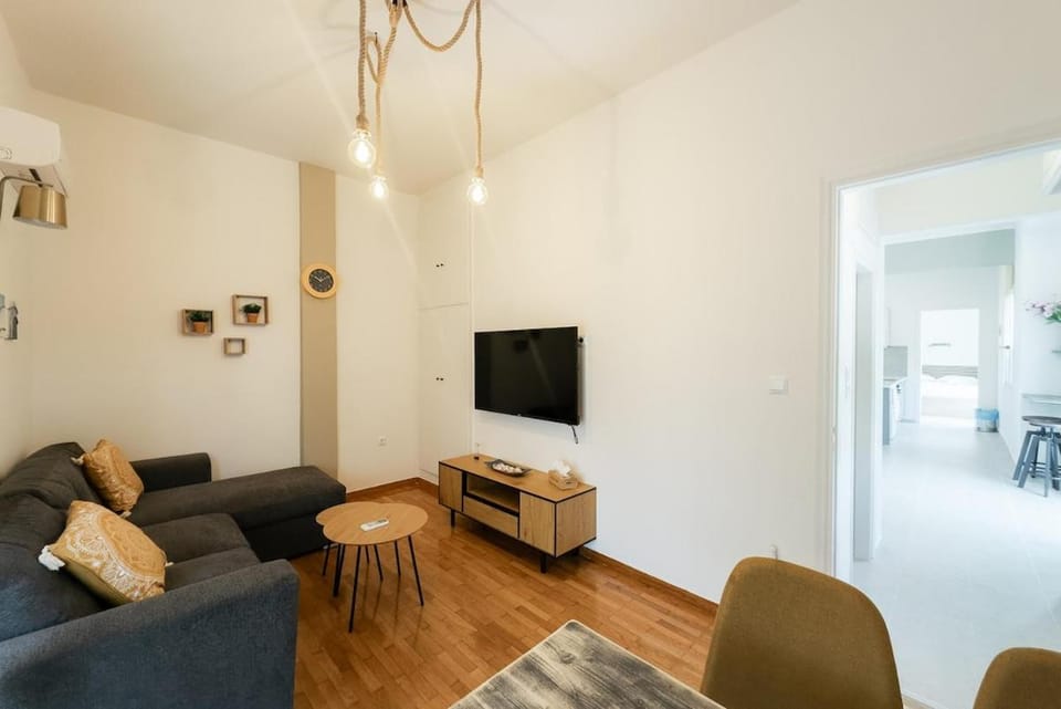 Living room, Photo of the whole room, Seating area