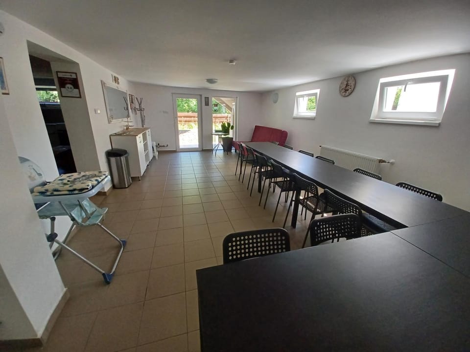 Communal lounge/ TV room